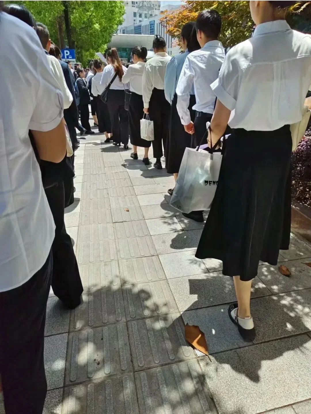 排队2小时，面试6分钟的煎熬铁路面试