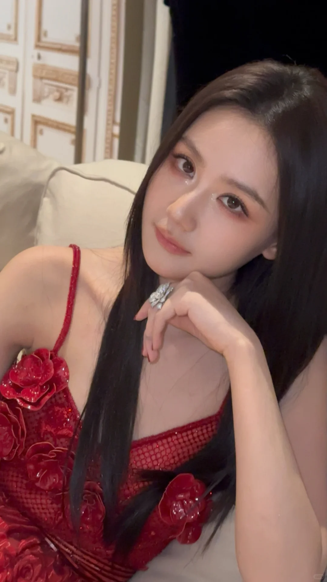 给枪妈化的高定娇艳玫瑰妆