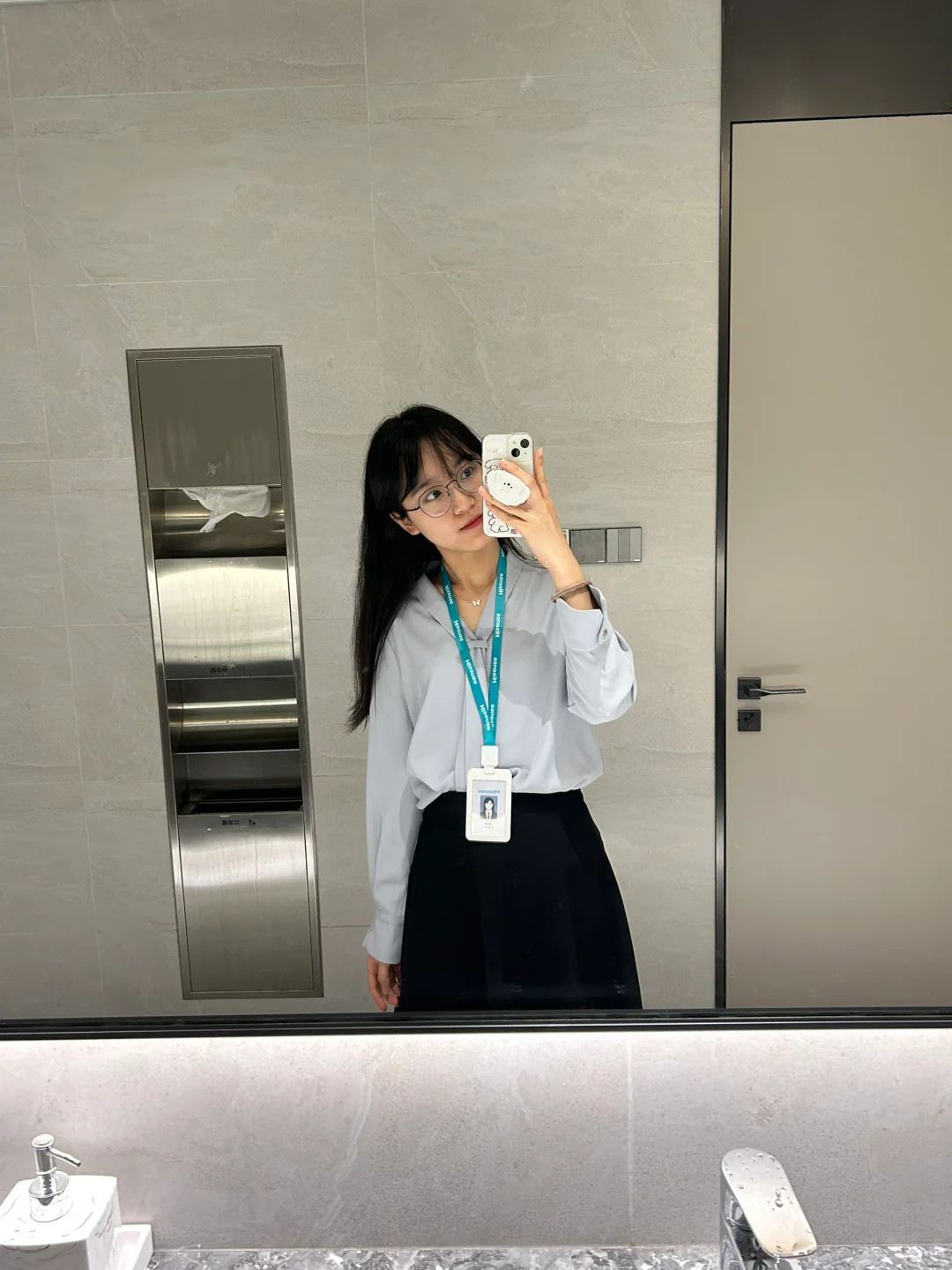 海信实习｜一周穿搭不重样/•᷅•᷄\୭