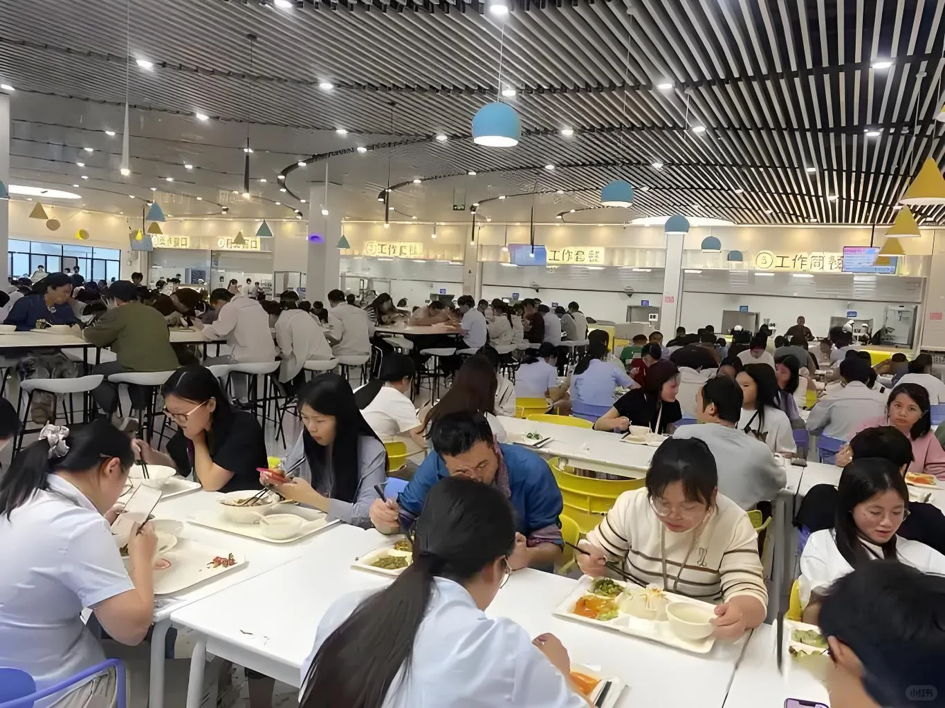 比亚迪办公室文职岗，五险一金，双休（限）