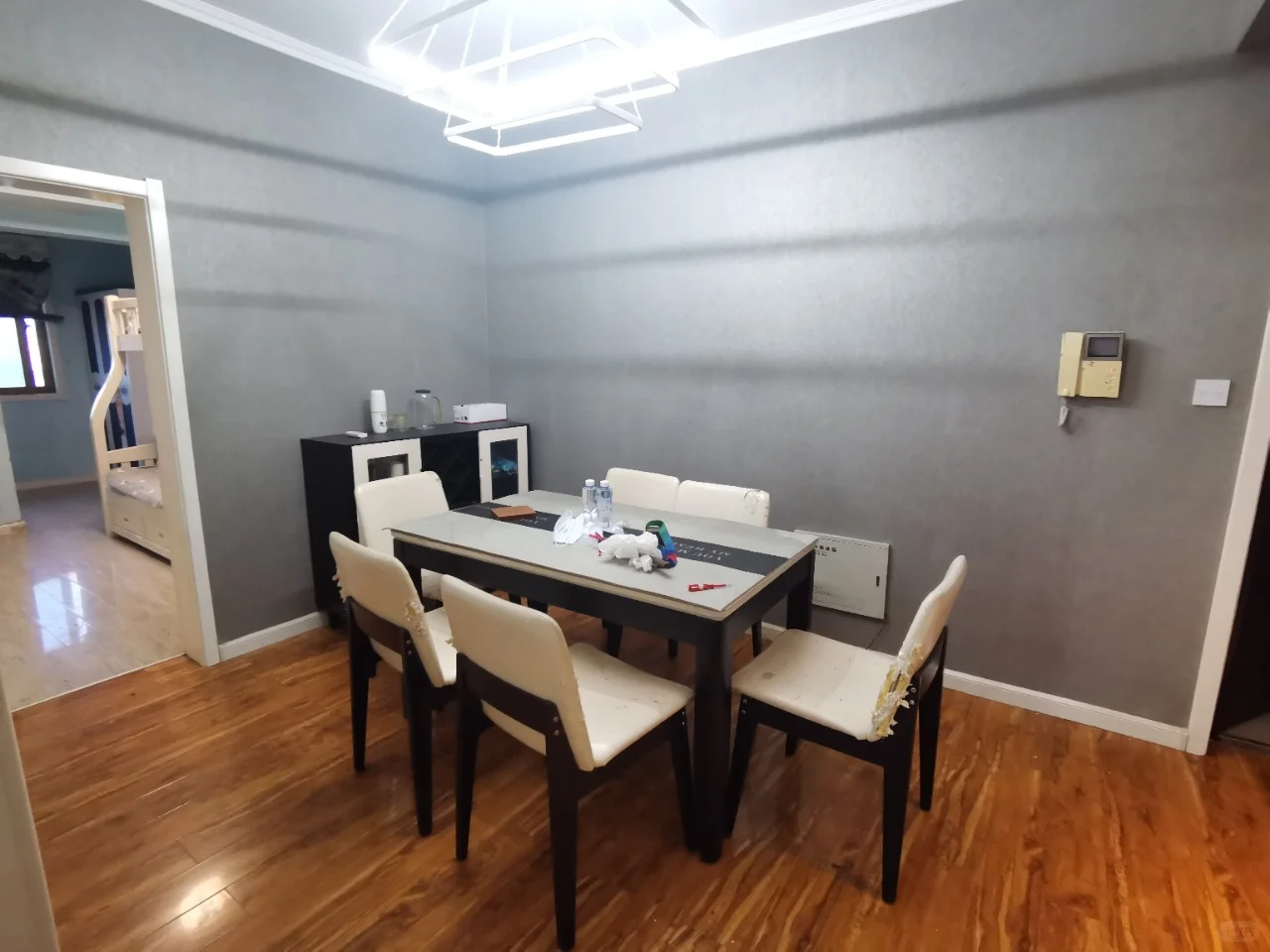 西安新店缺收银（后三张是宿舍环境图）