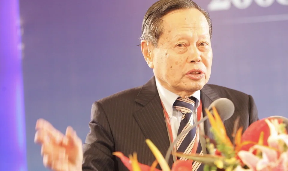 沉痛哀悼杨振宁院士