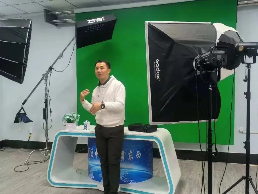 河外“电商直播”专项职业能力考核创佳绩