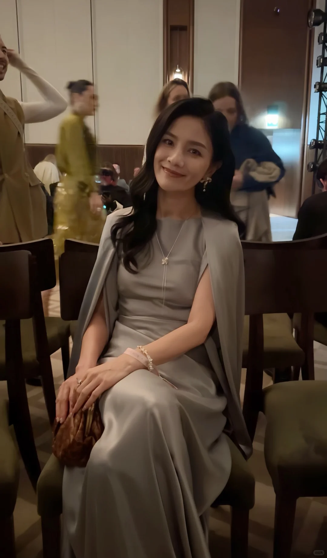 来伦敦参加ℛℴ𝓀𝓈𝒶𝓃𝒹𝒶 春夏大秀