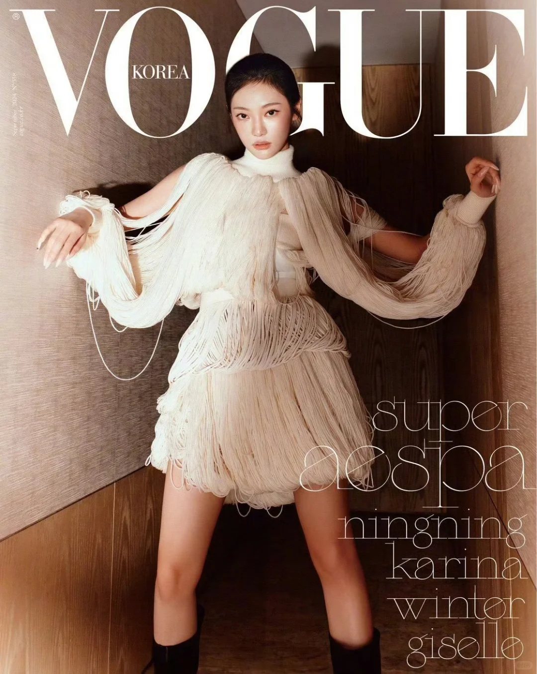 宁宁芭莎新封！真会拍的GUCCI女郎。