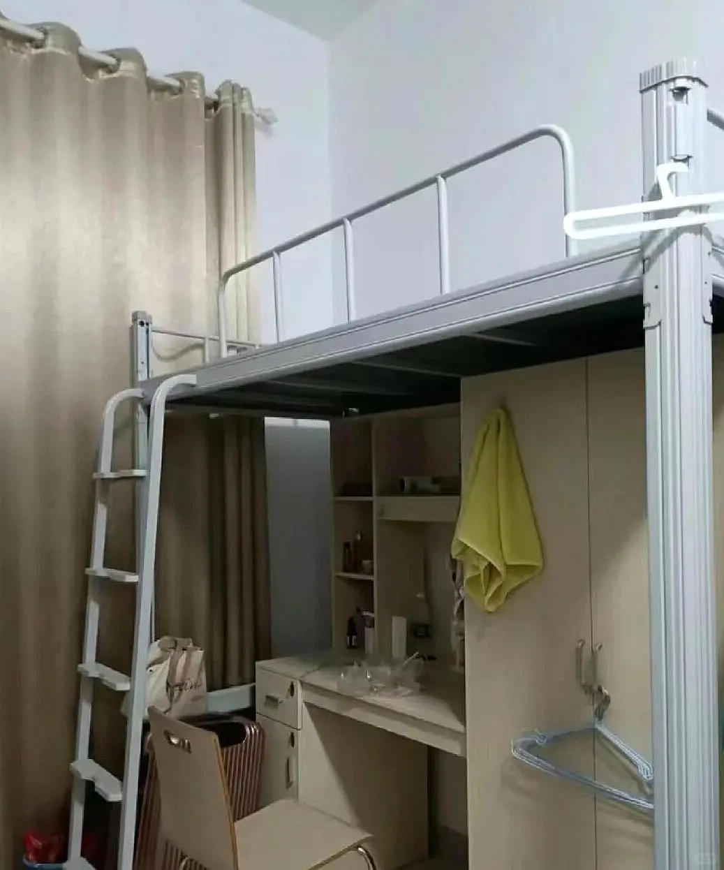 附近的玩具厂开始招聘啦！