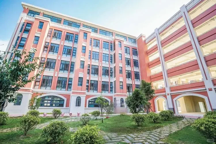 晋江市第七实验小学，招聘语文，大专可报！