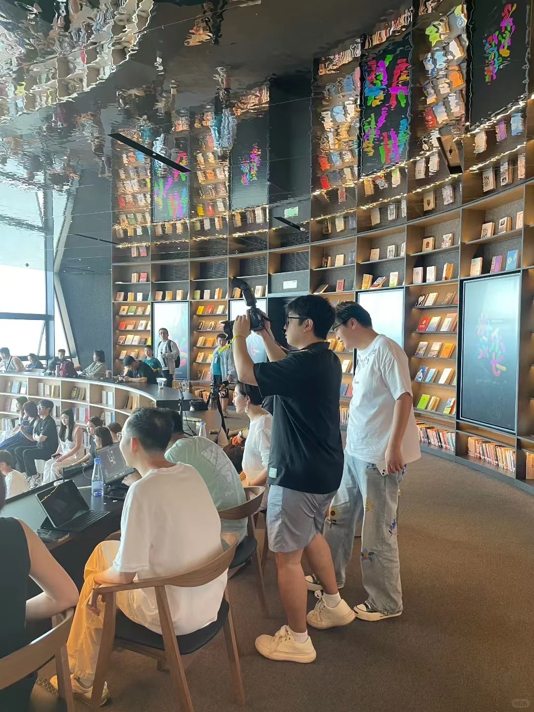 在烟台生活7年，举办了一场大型招聘会