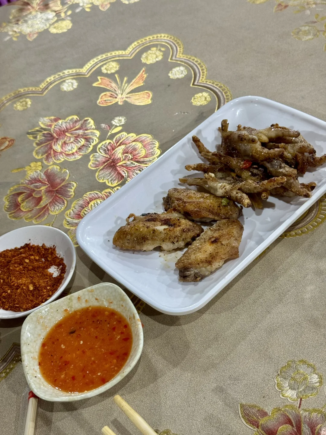 旁边桌说无穷小亮每次来西双版纳都来这吃