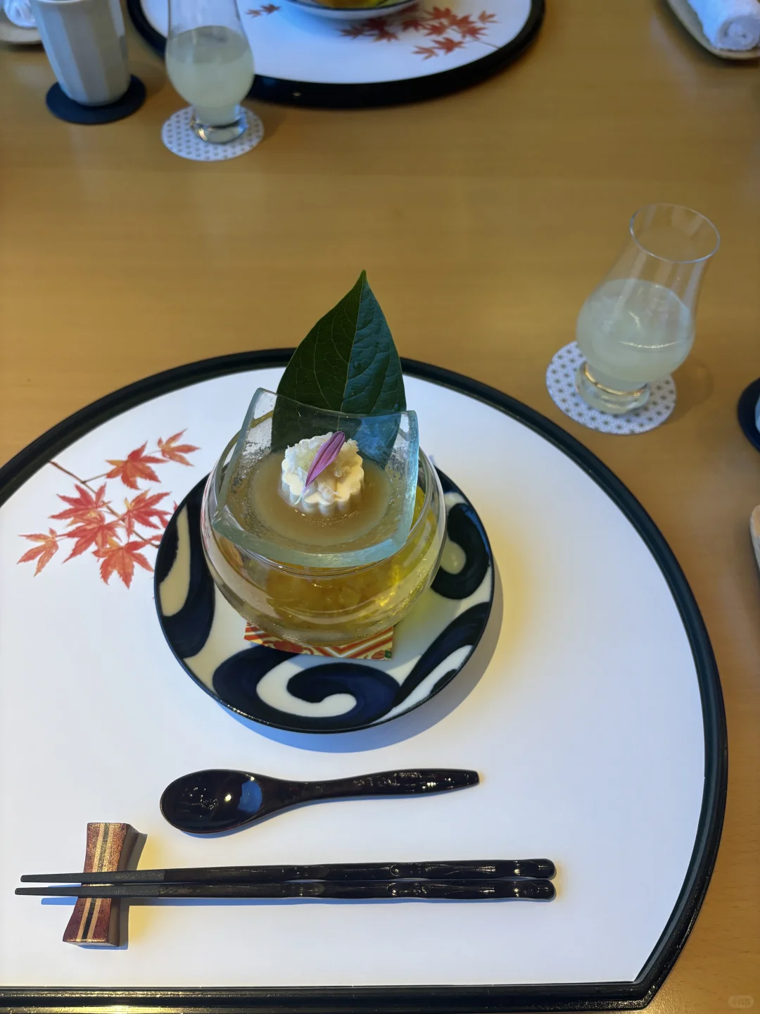 高薪急聘专属化妆师