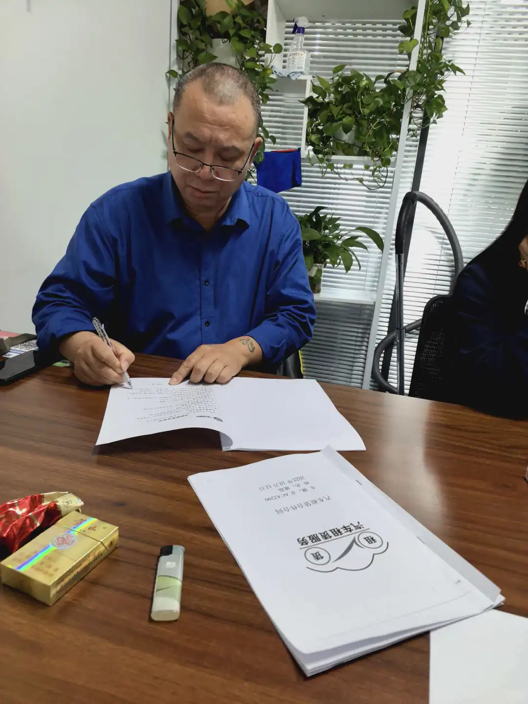 今天上午连签三名司机