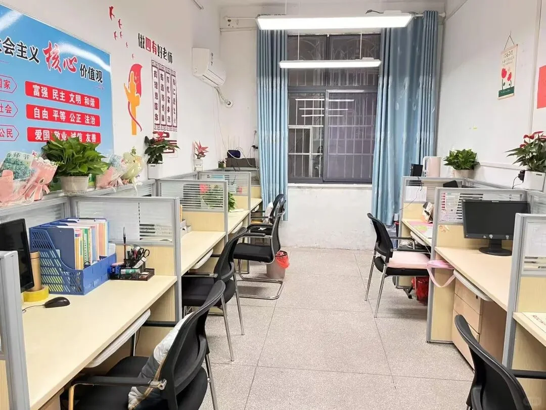 有人愿意去文华学院做行政吗？