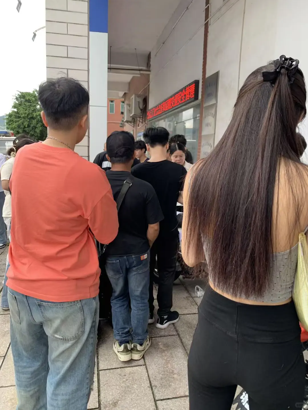江门人不上班的吗