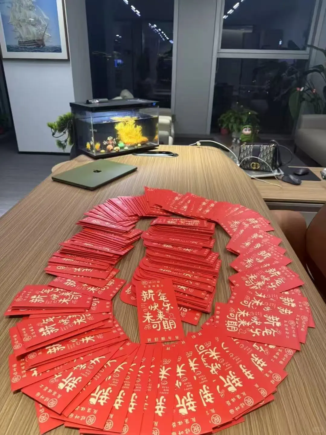 珠海招人双休月入过万都不来看嘛