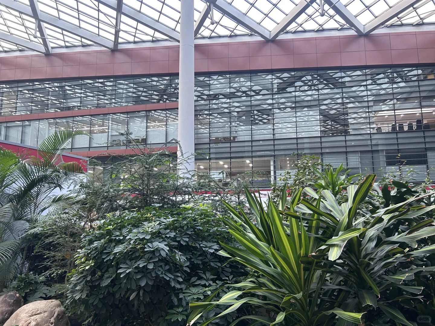 长春神仙工作，一汽红旗，五险一金双休不加班