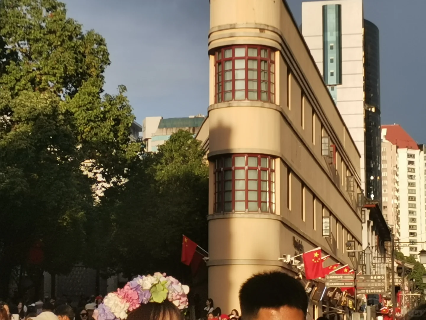 失业住出租屋也不回老家的底层女性，图啥？