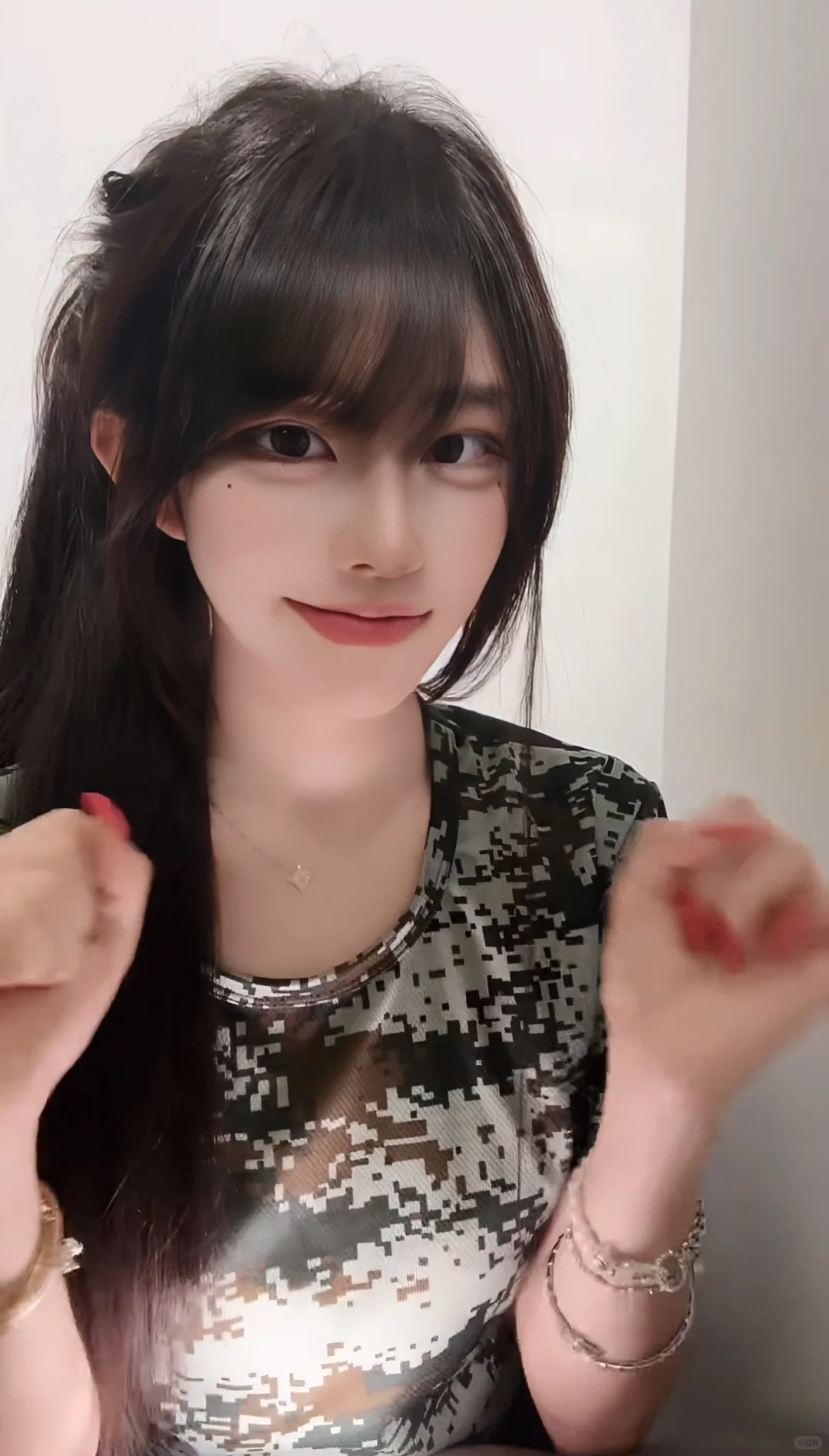 女大军训返场｜今天挣82w 6w场观