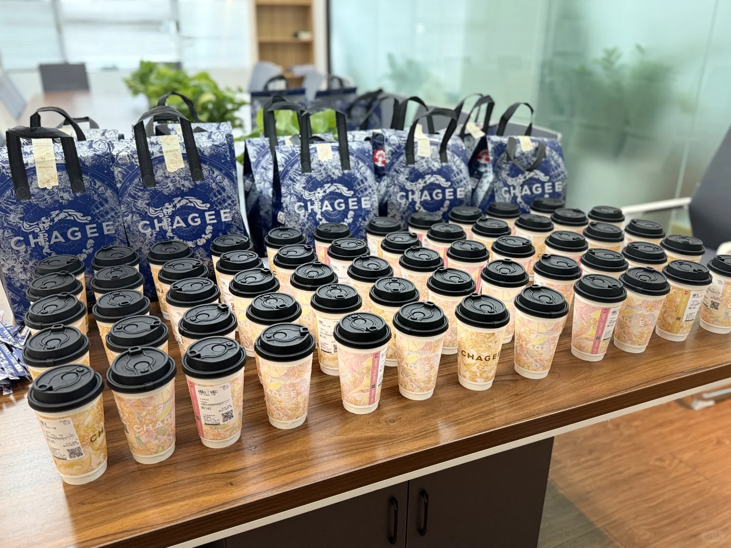 给自己找个同事，双休不加班！