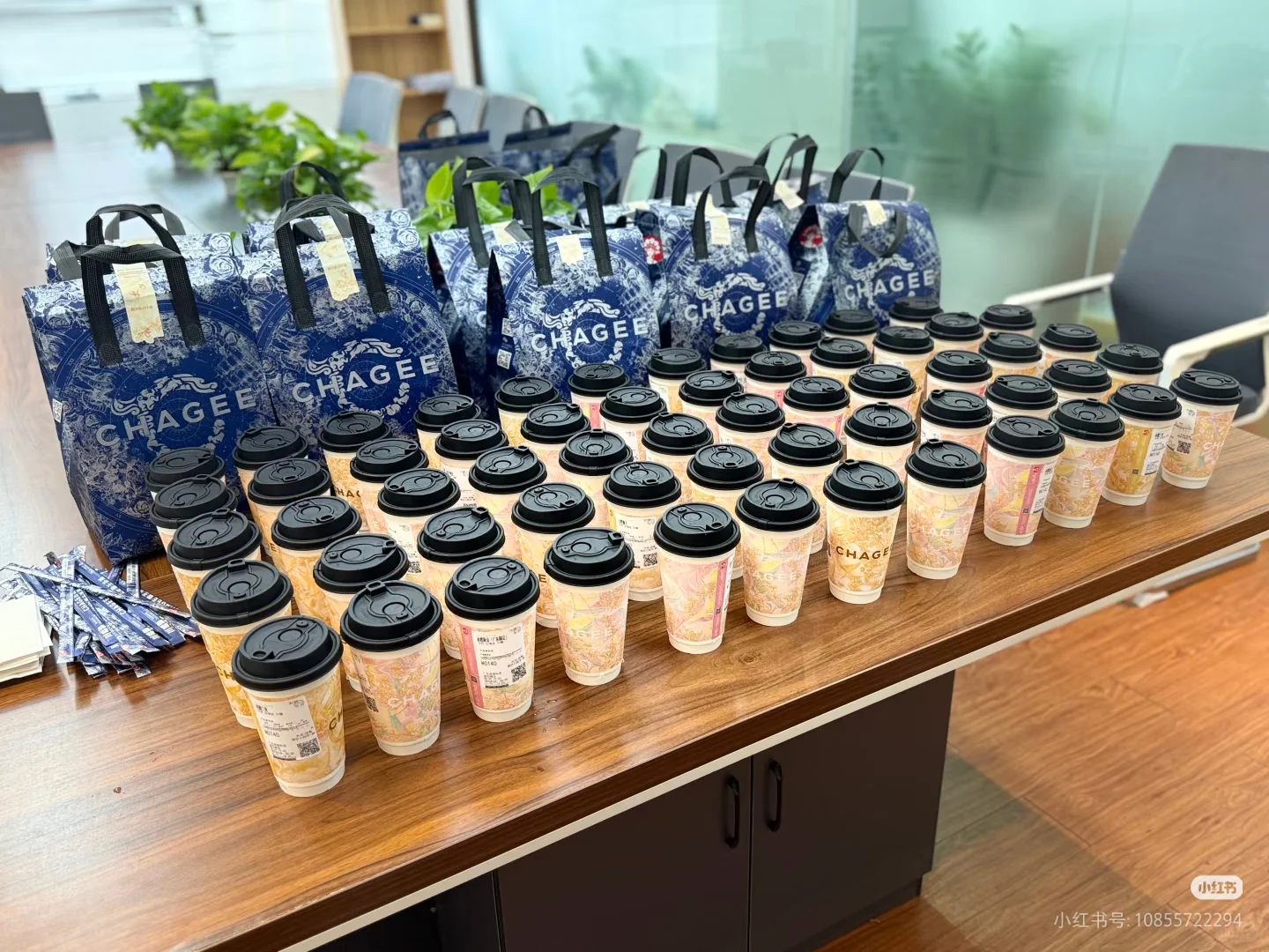 在珠海哪家公司可以月入过万?周休息两天