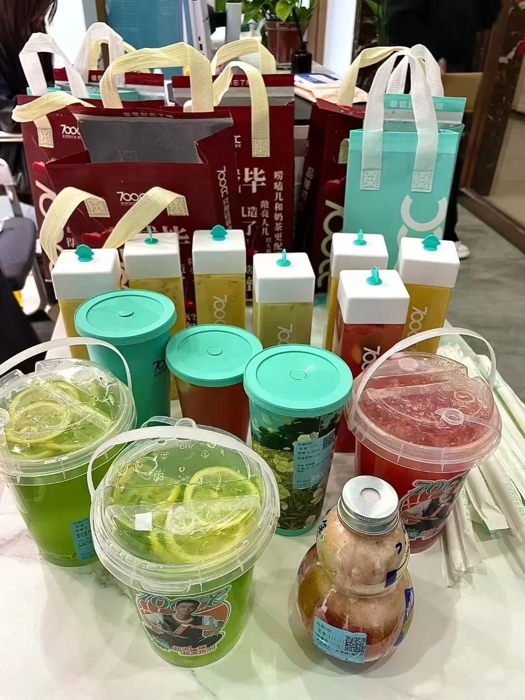 急招 高薪工作！！！