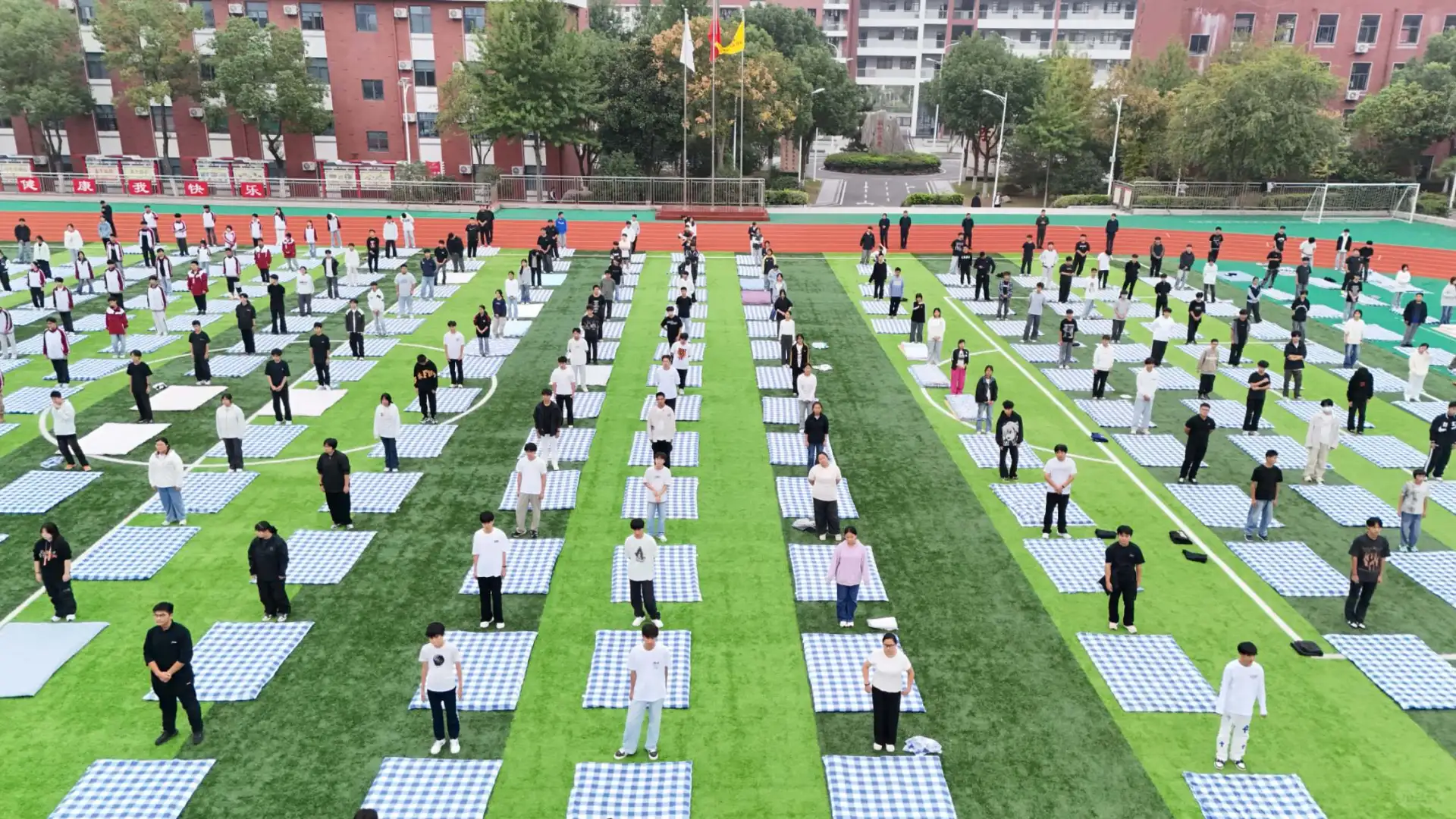 驻校教官