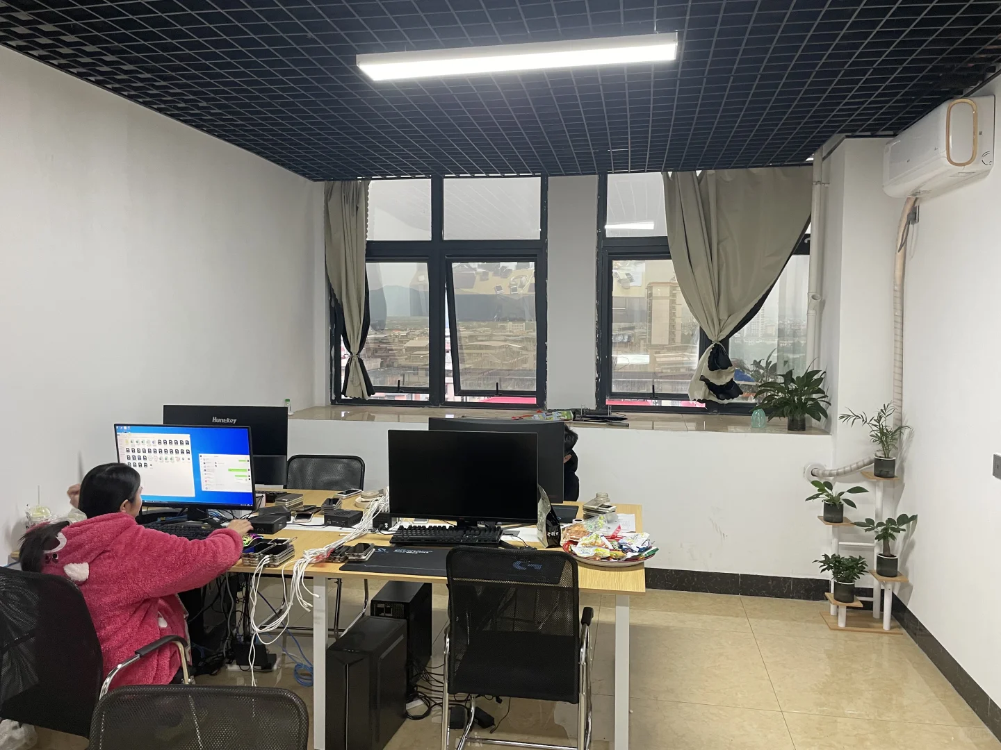 招人啦！招人啦，武鸣网络运营，要求女，00后。