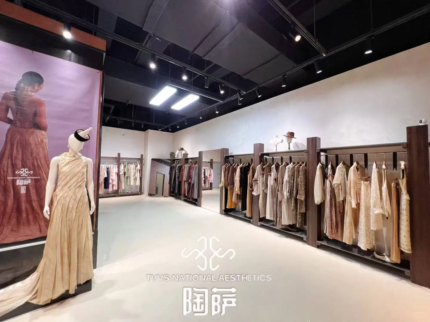 陶萨|招聘美女导购啦！