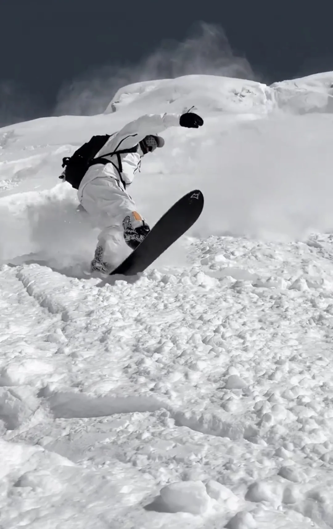 阿勒泰雪地招人！1名滑雪主播+1名客服