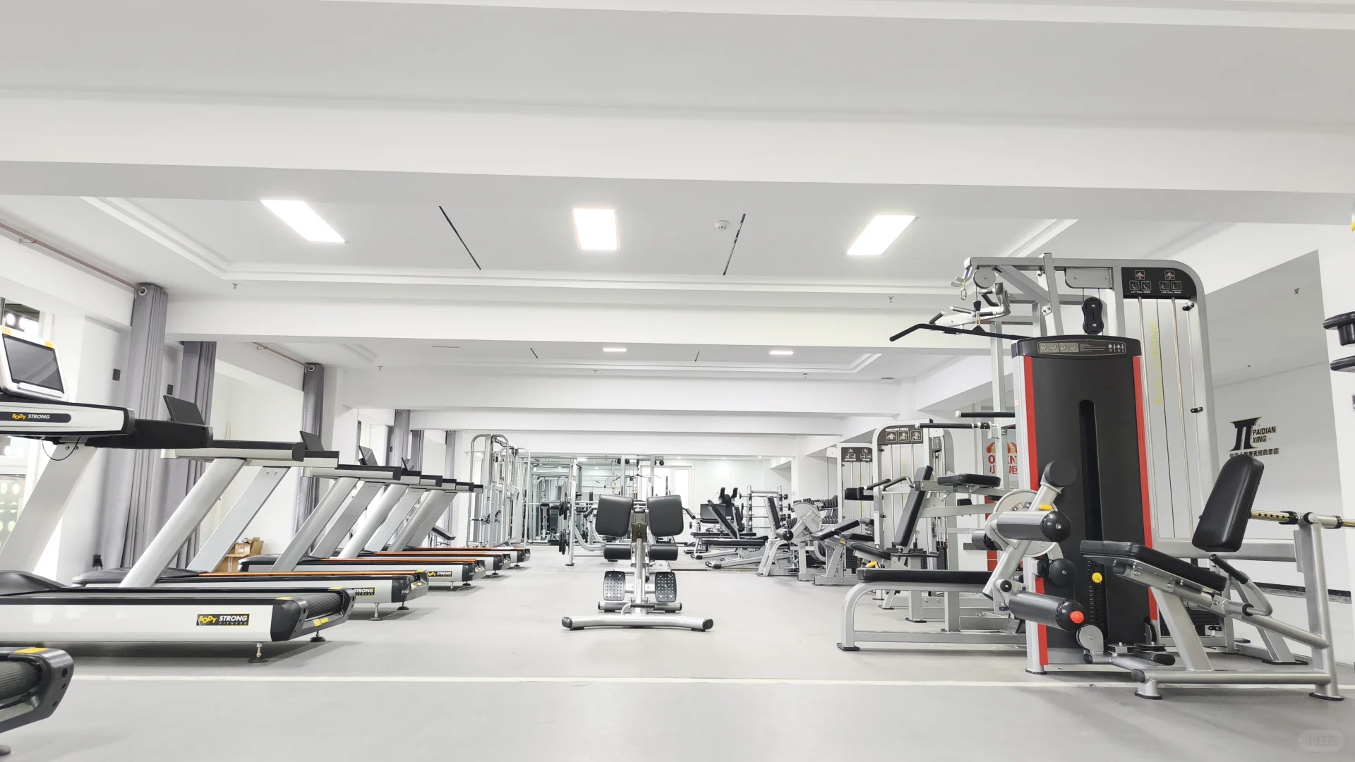 喔喔喔！都是谁在这里上班啊