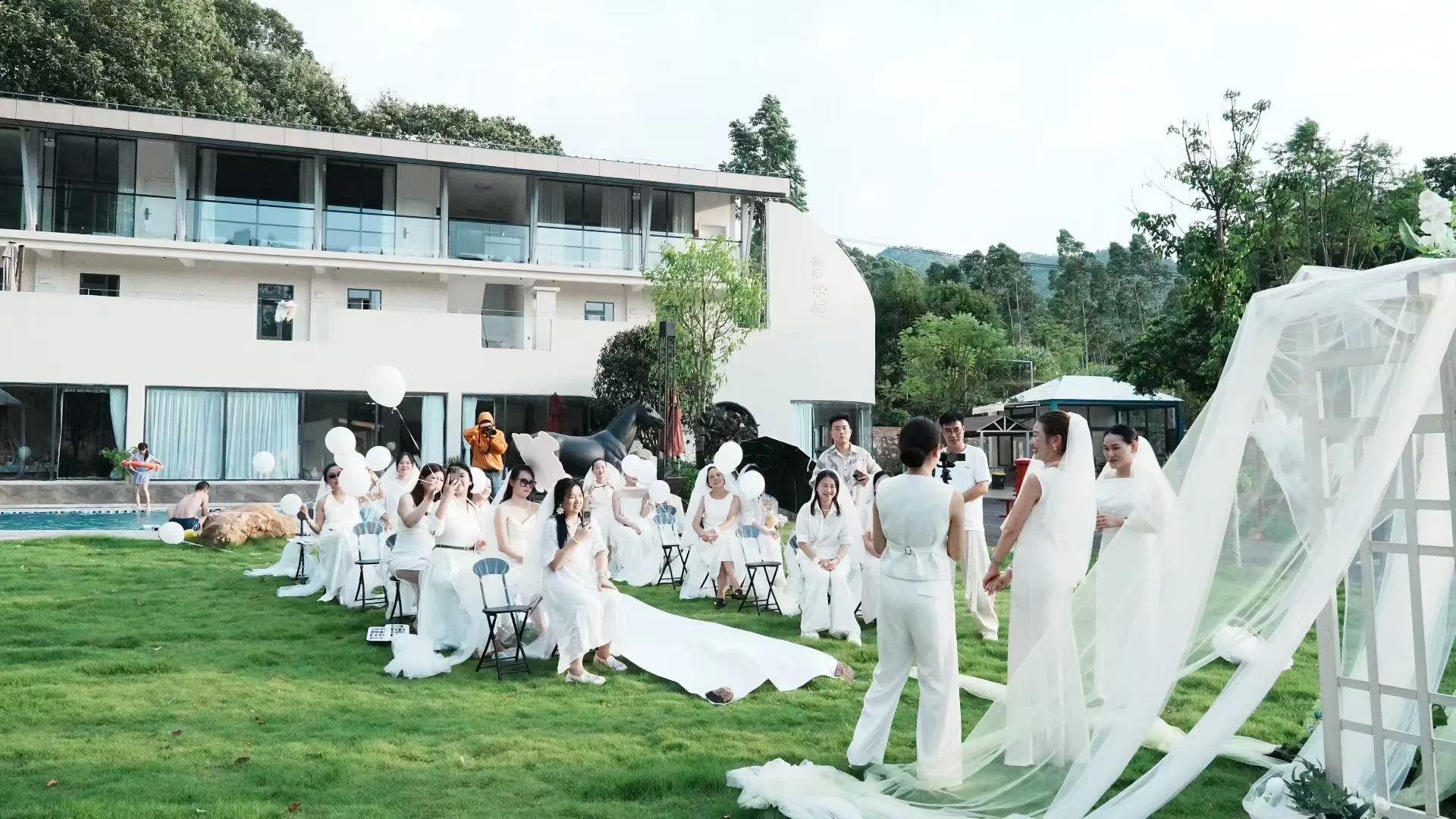 贺州民宿招女管家啦