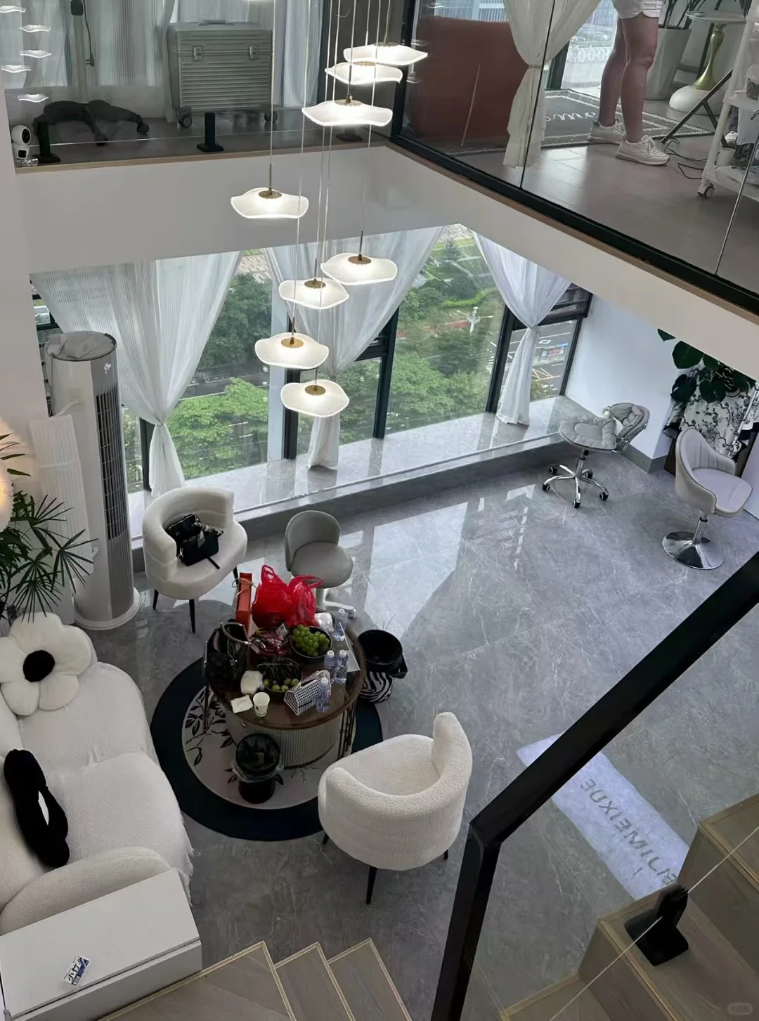 南宁美甲师招聘 五象总部基地商圈