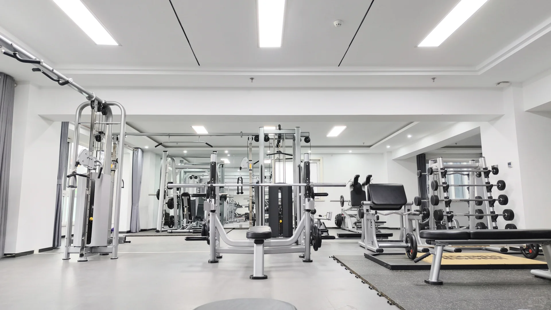 喔喔喔！都是谁在这里上班啊