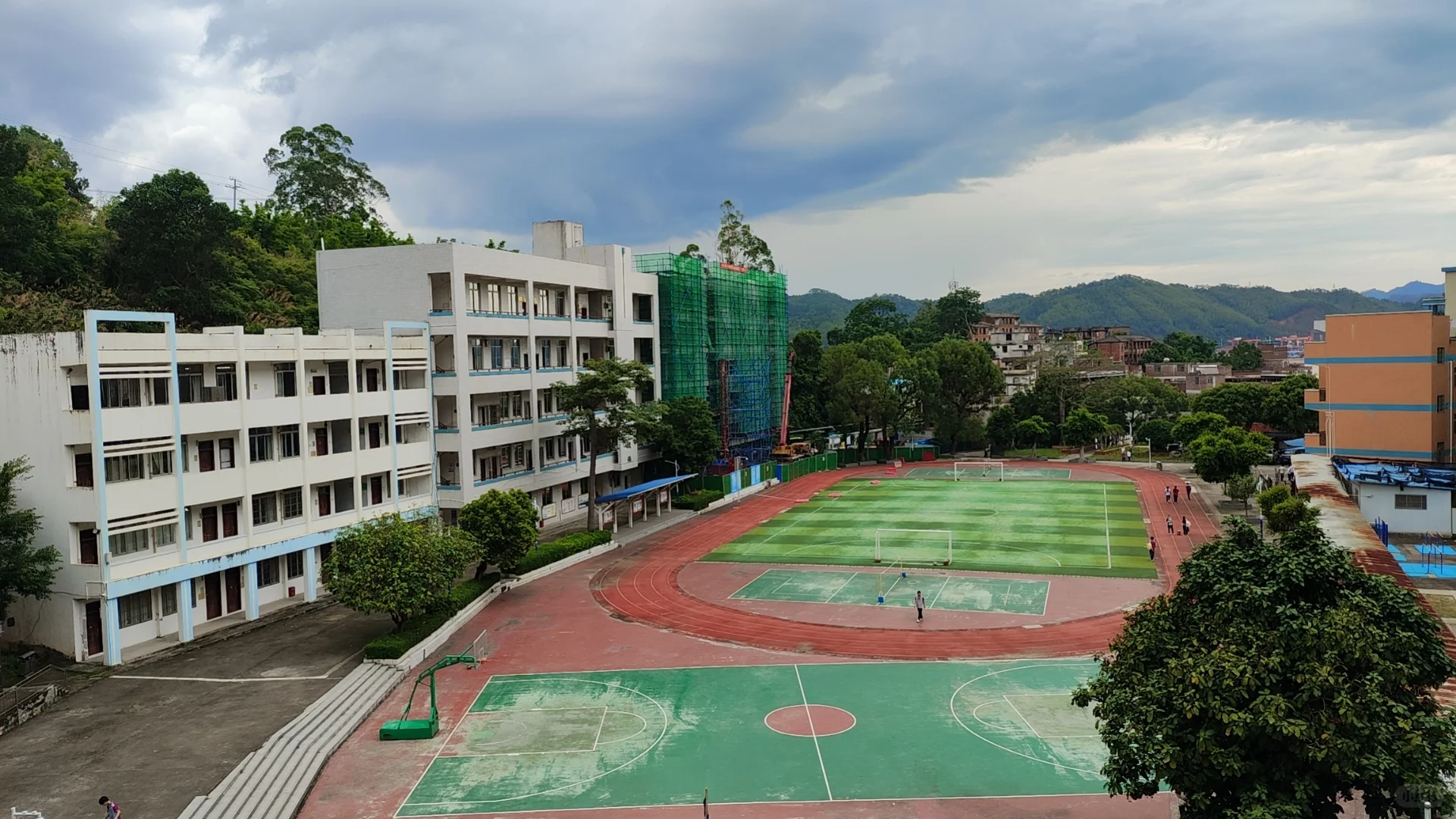 梧州市第十中学招聘一名食堂主管
