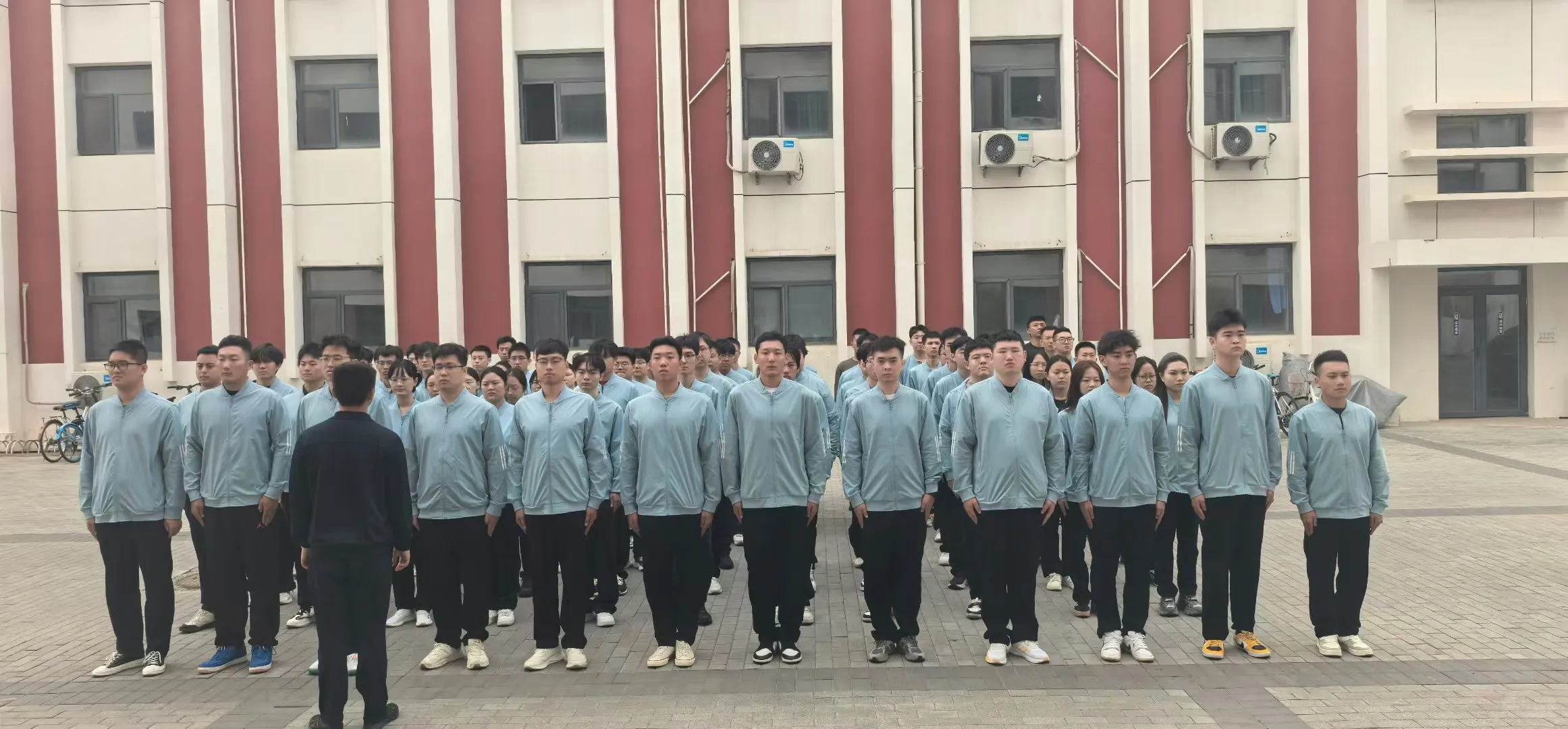 大专毕业生，还在为找工作发愁吗？