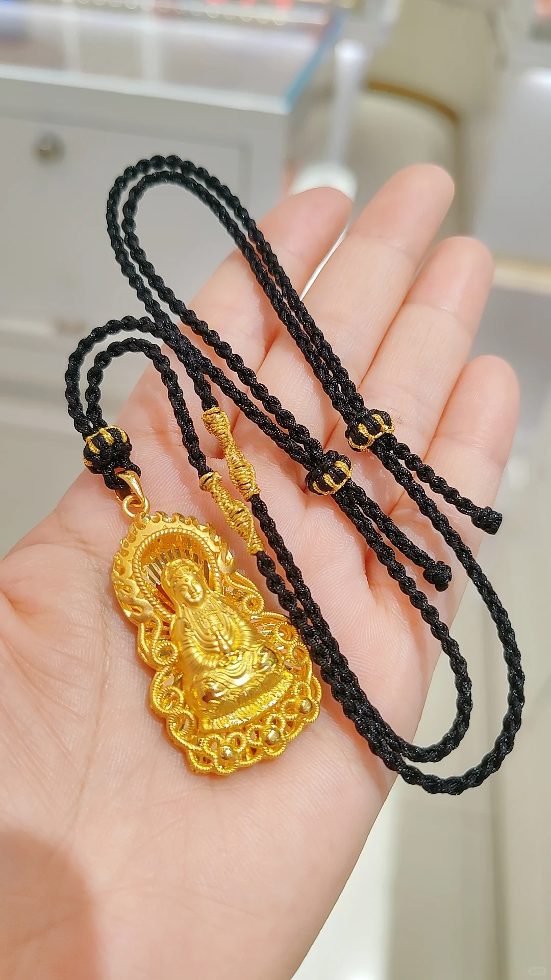 “男戴观音女戴佛