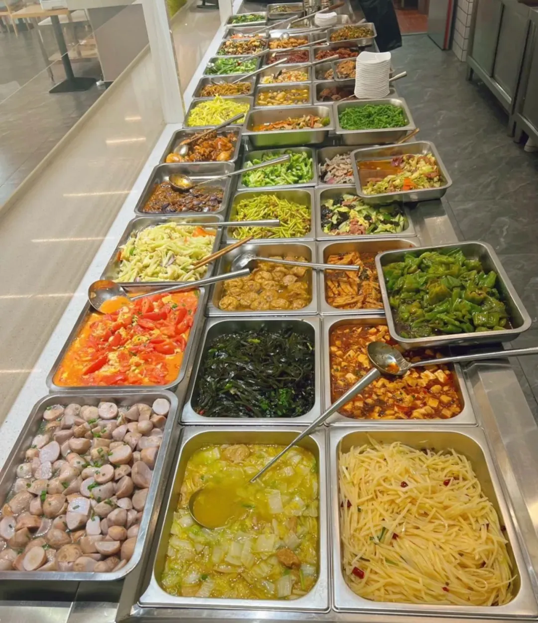 终于在深圳找到包吃包住不熬夜的厂了