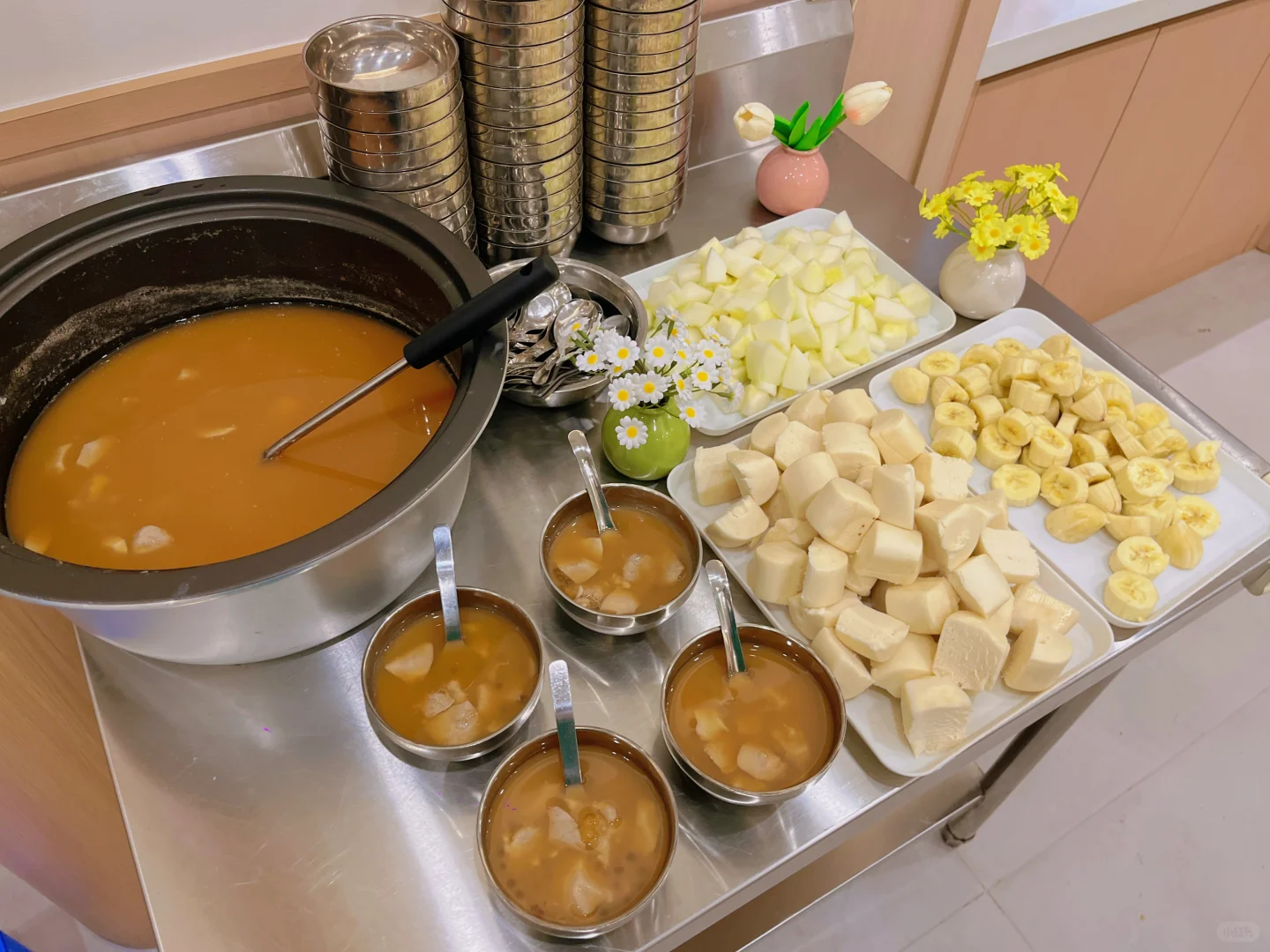 托管招全职老师,可交社保