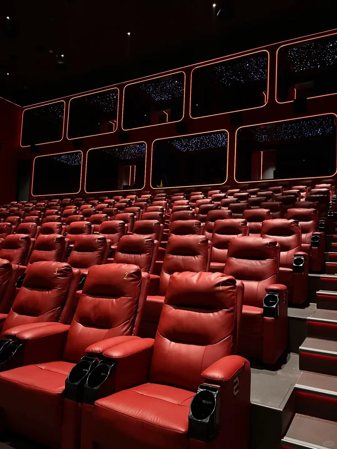 信阳影院兼职 吹空调日结140 超简单