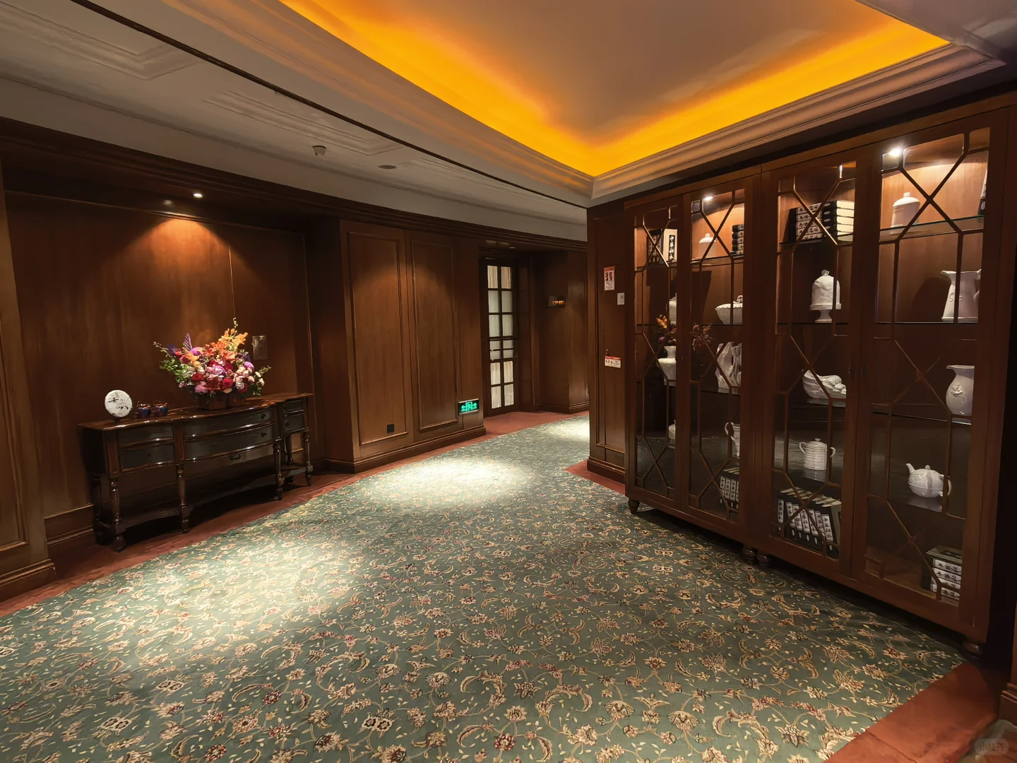 北京高档餐厅急招服务员！！！