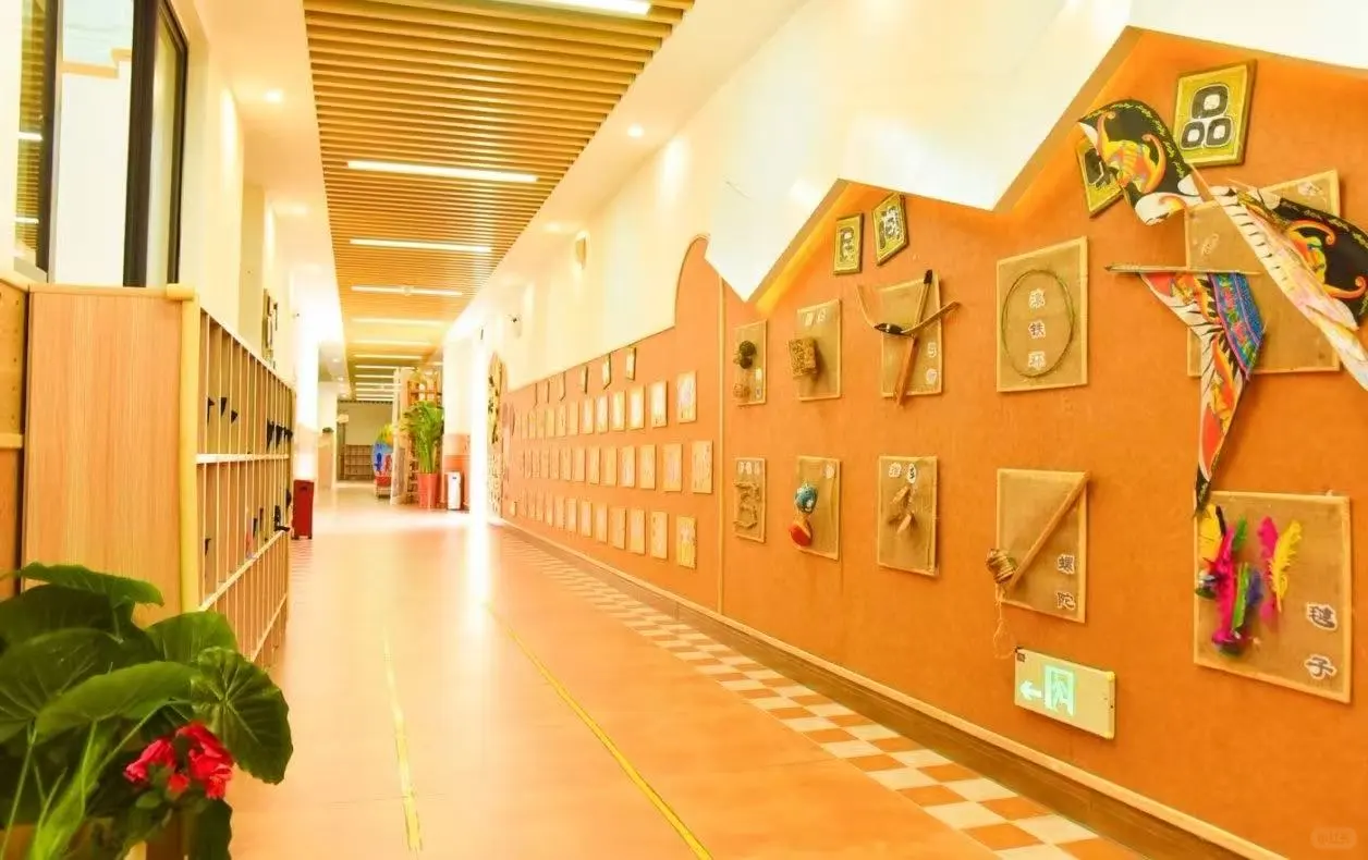 幼儿园招聘老师喇！啦啦啦！！！