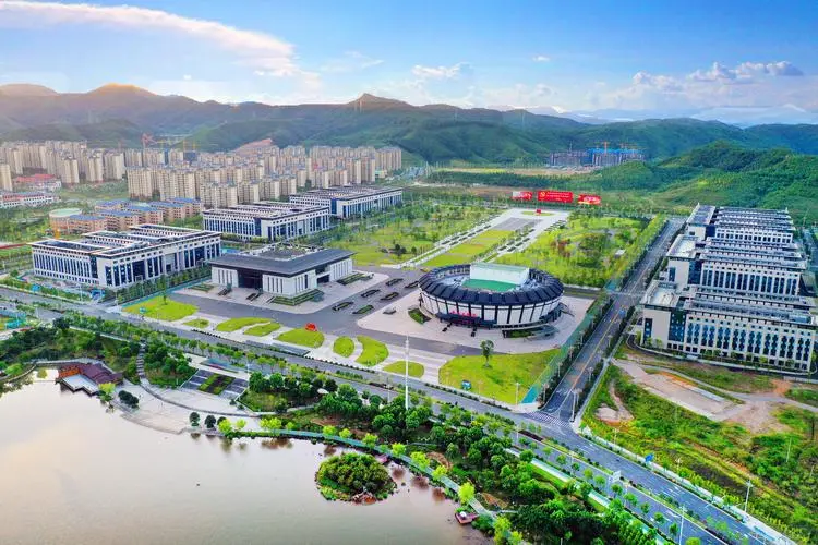 行政服务中心工作，办公室助理岗，大专可报