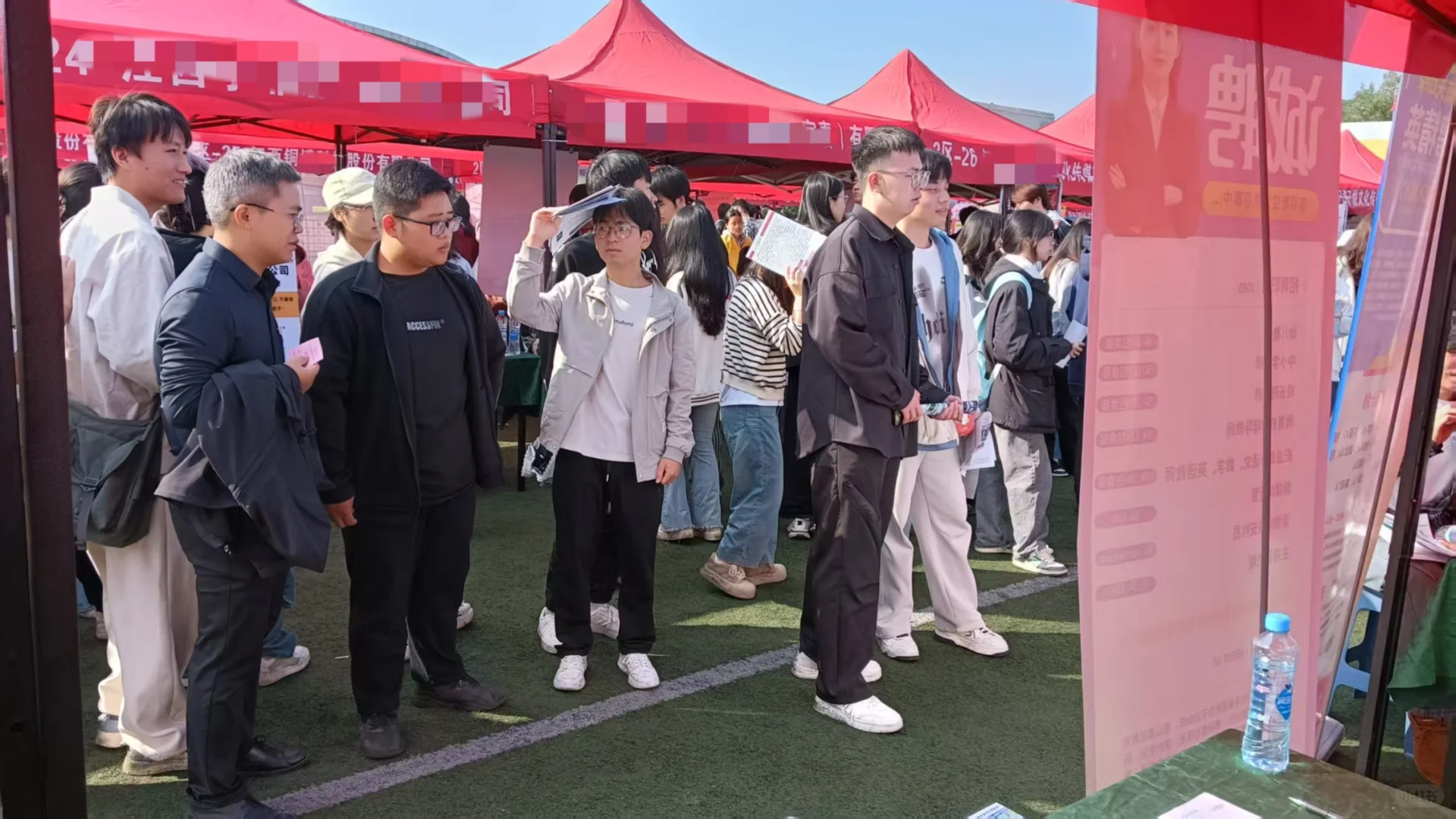 校园招聘会——我们在江西