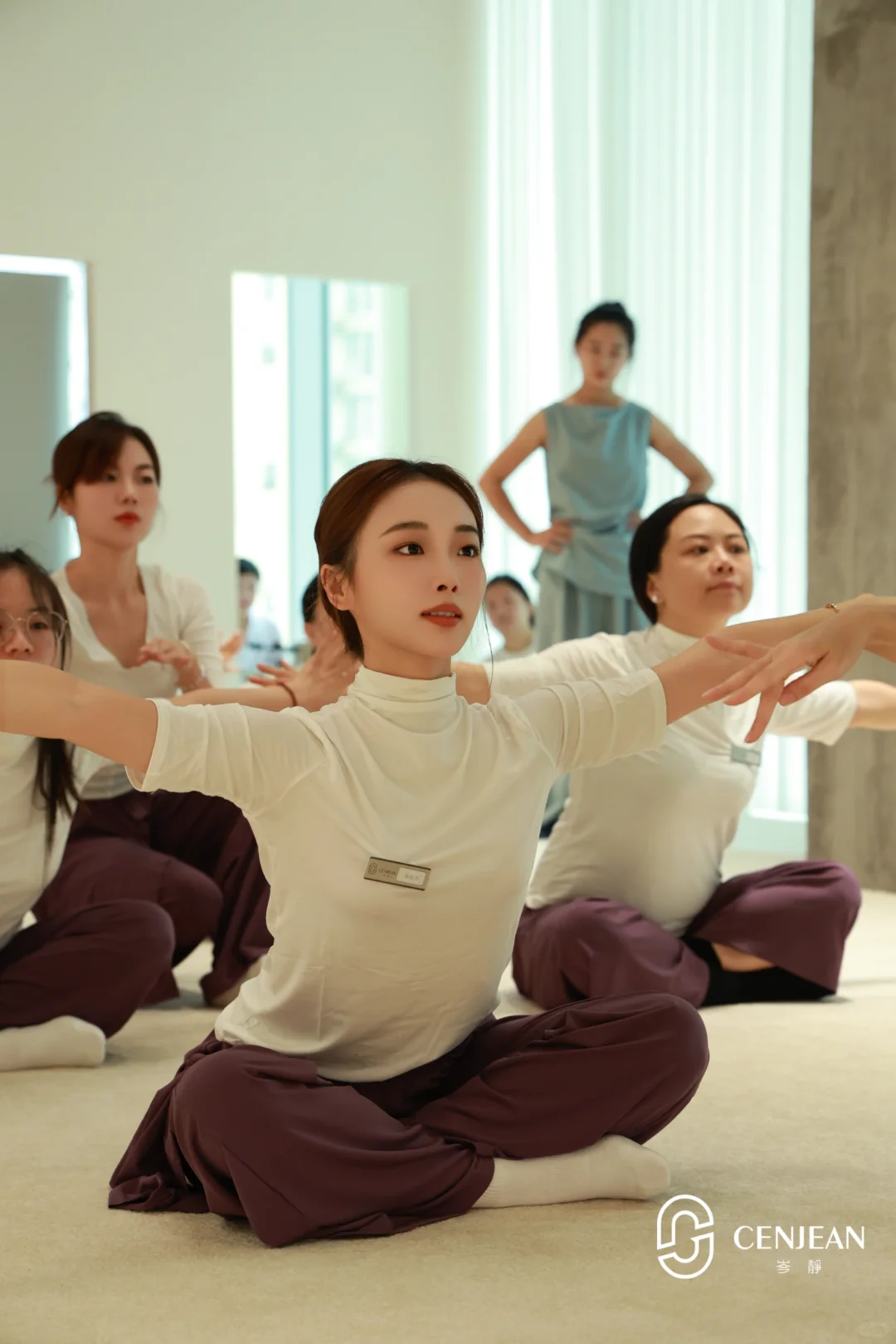 在岳阳，找一个会跳舞的助理！！时间自由