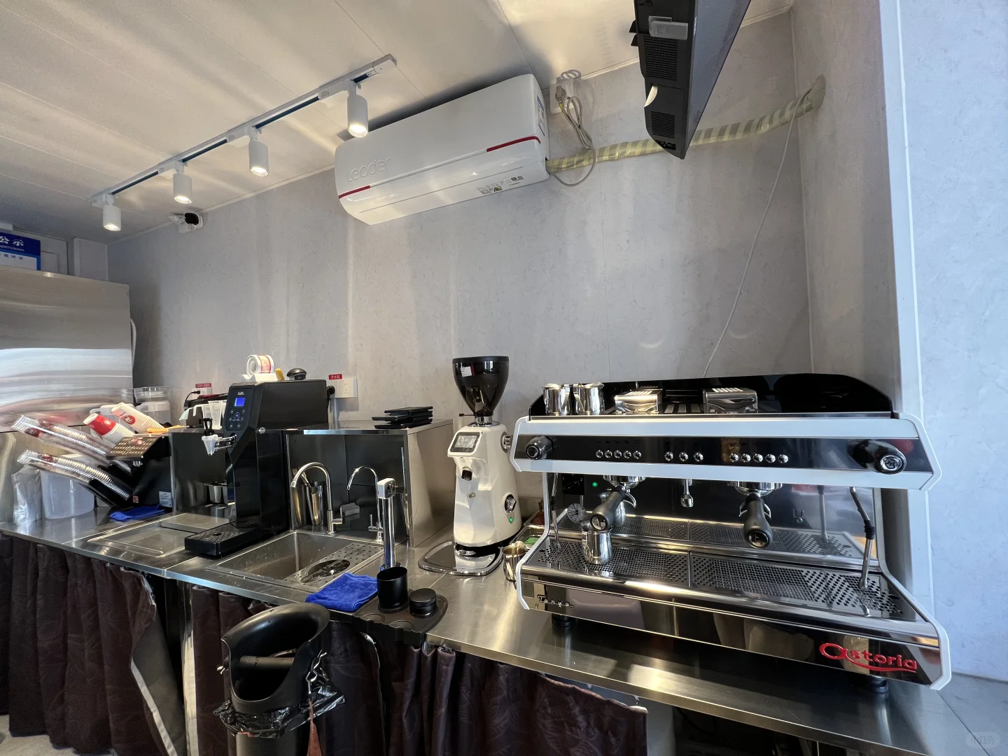 幸运咖招聘店员咖啡师