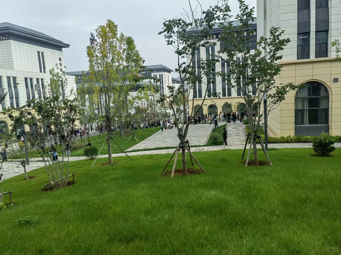 晋城市政公用集团考试现场，考生进场