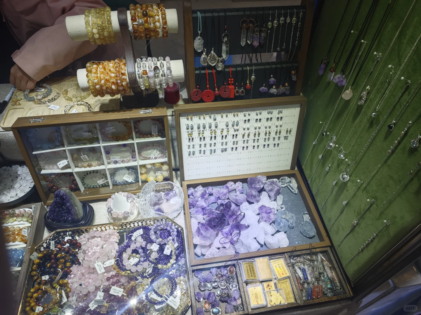 勒泰摊位招全职