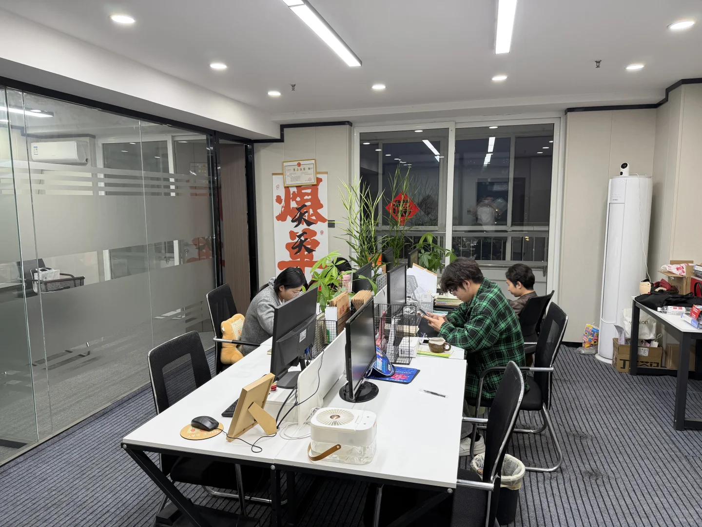 双休工作招人也这么难么！