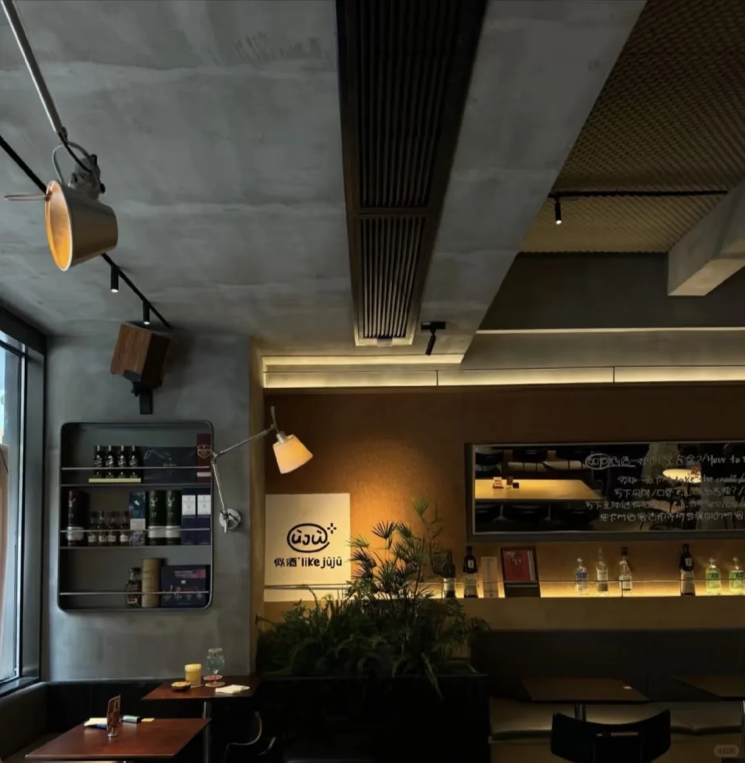 店员6500➕有吃住（帖子没删就是还在招）