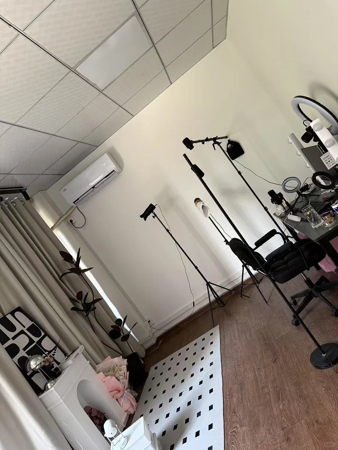 小红书有明光的人吗？