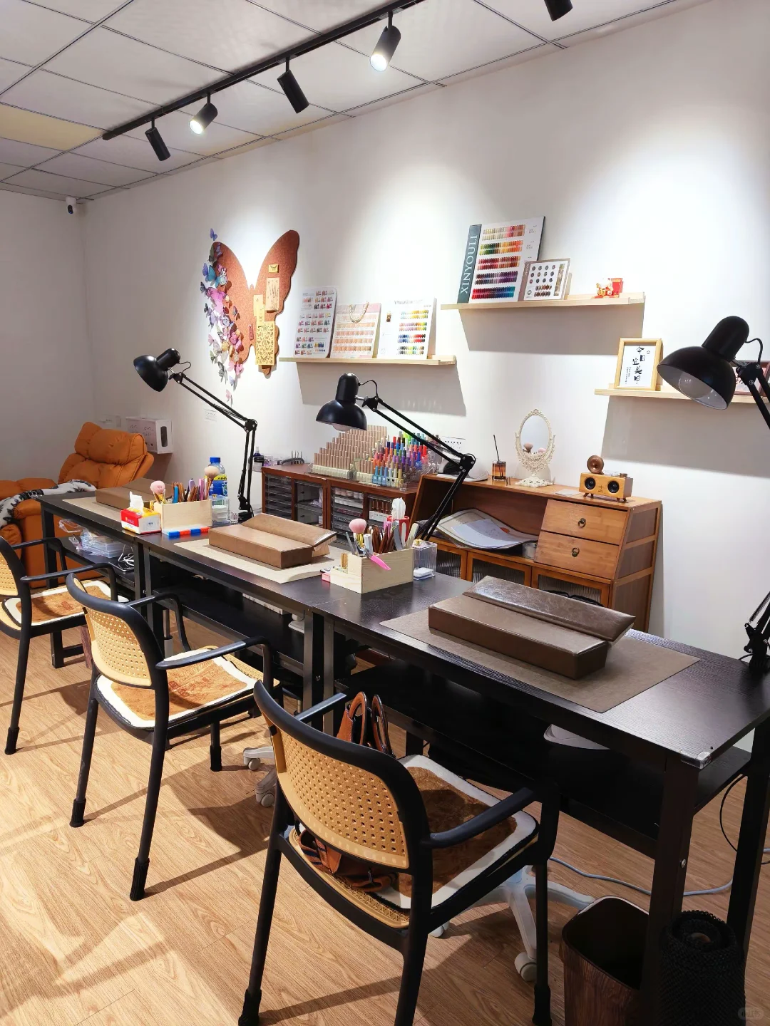 辽阳招聘美甲师｜氛围轻松 老板不事儿